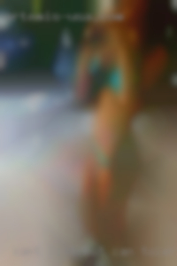 Cant host, but can tolerate nude girls smoke.