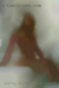 Curvy attractive naked female with nice eyes in Newport.